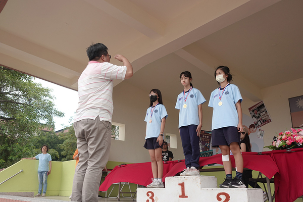 點選作品以查看原圖