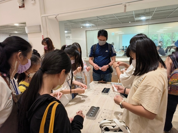 點選作品以查看原圖