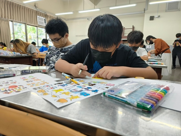 點選作品以查看原圖