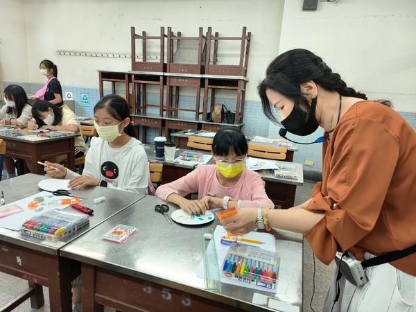 點選作品以查看原圖