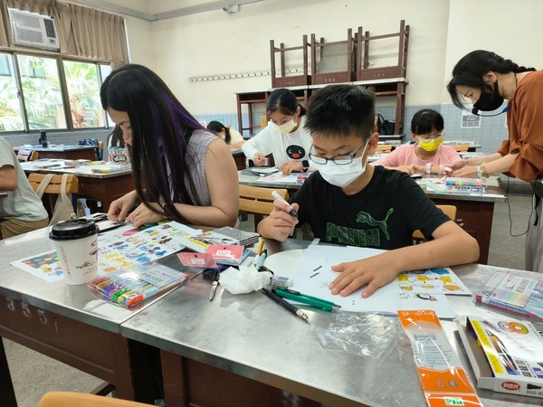 點選作品以查看原圖