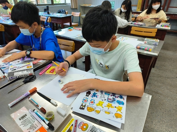 點選作品以查看原圖