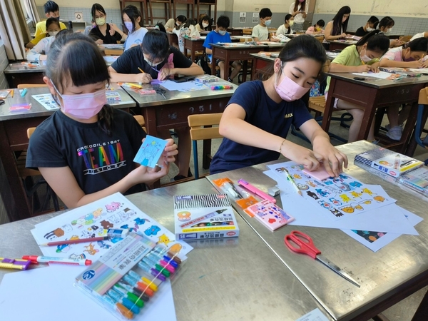 點選作品以查看原圖