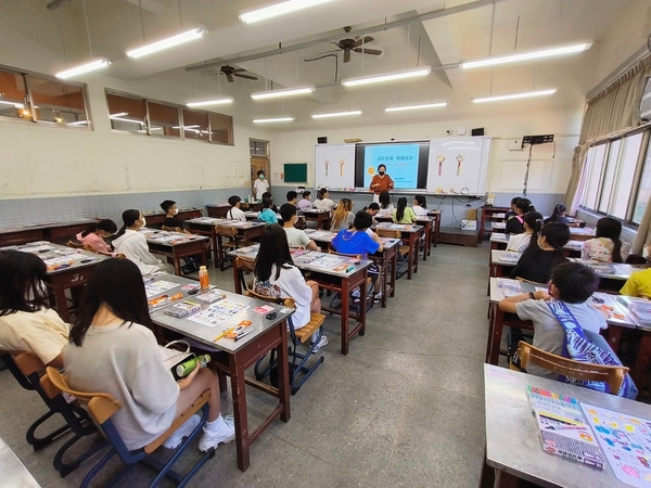 點選作品以查看原圖