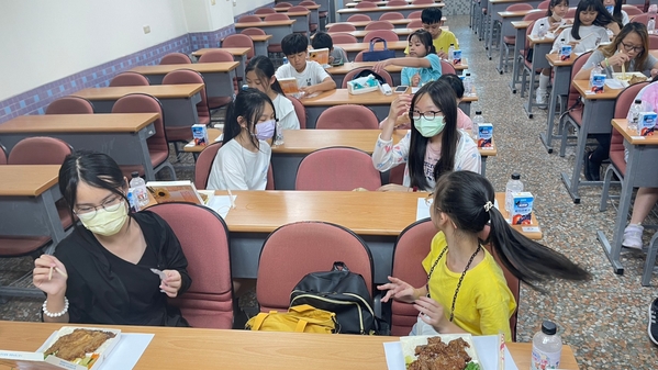 點選作品以查看原圖