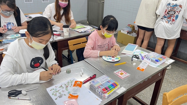 點選作品以查看原圖