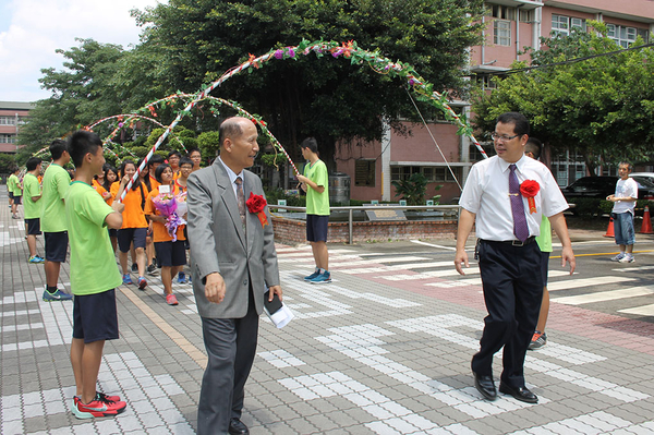 點選作品以查看原圖