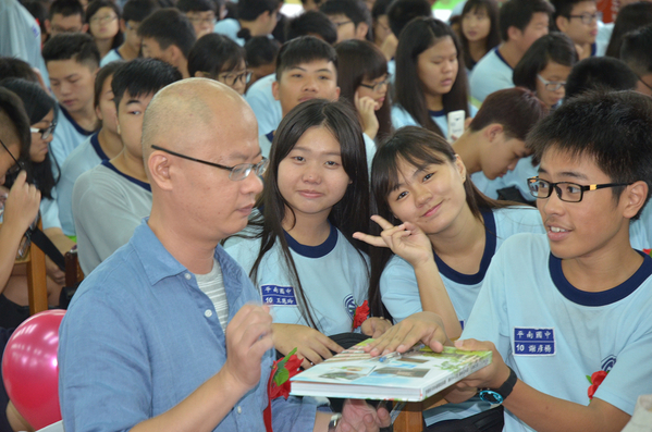 點選作品以查看原圖