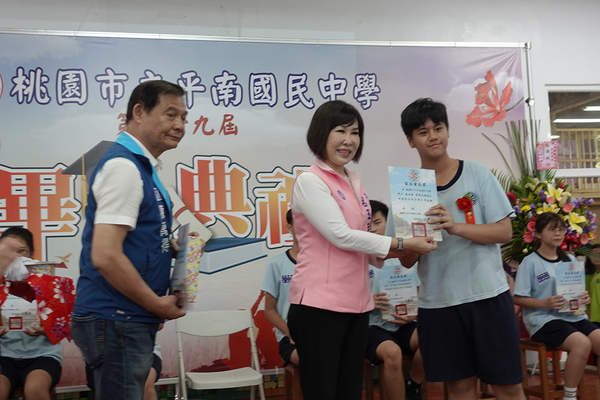 點選作品以查看原圖