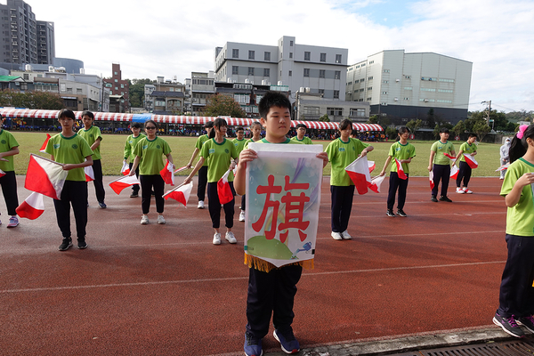 點選作品以查看原圖