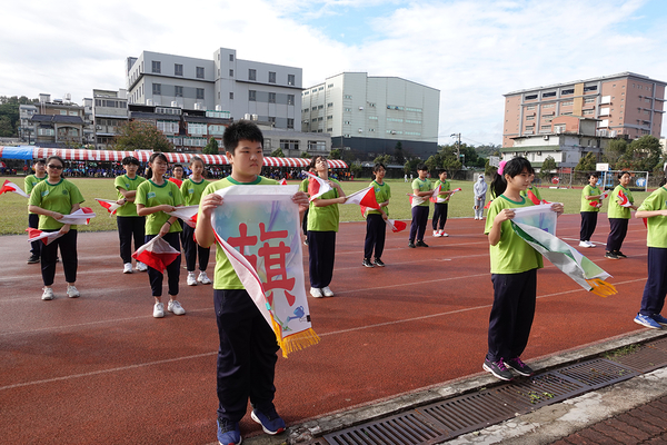 點選作品以查看原圖