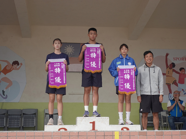 點選作品以查看原圖